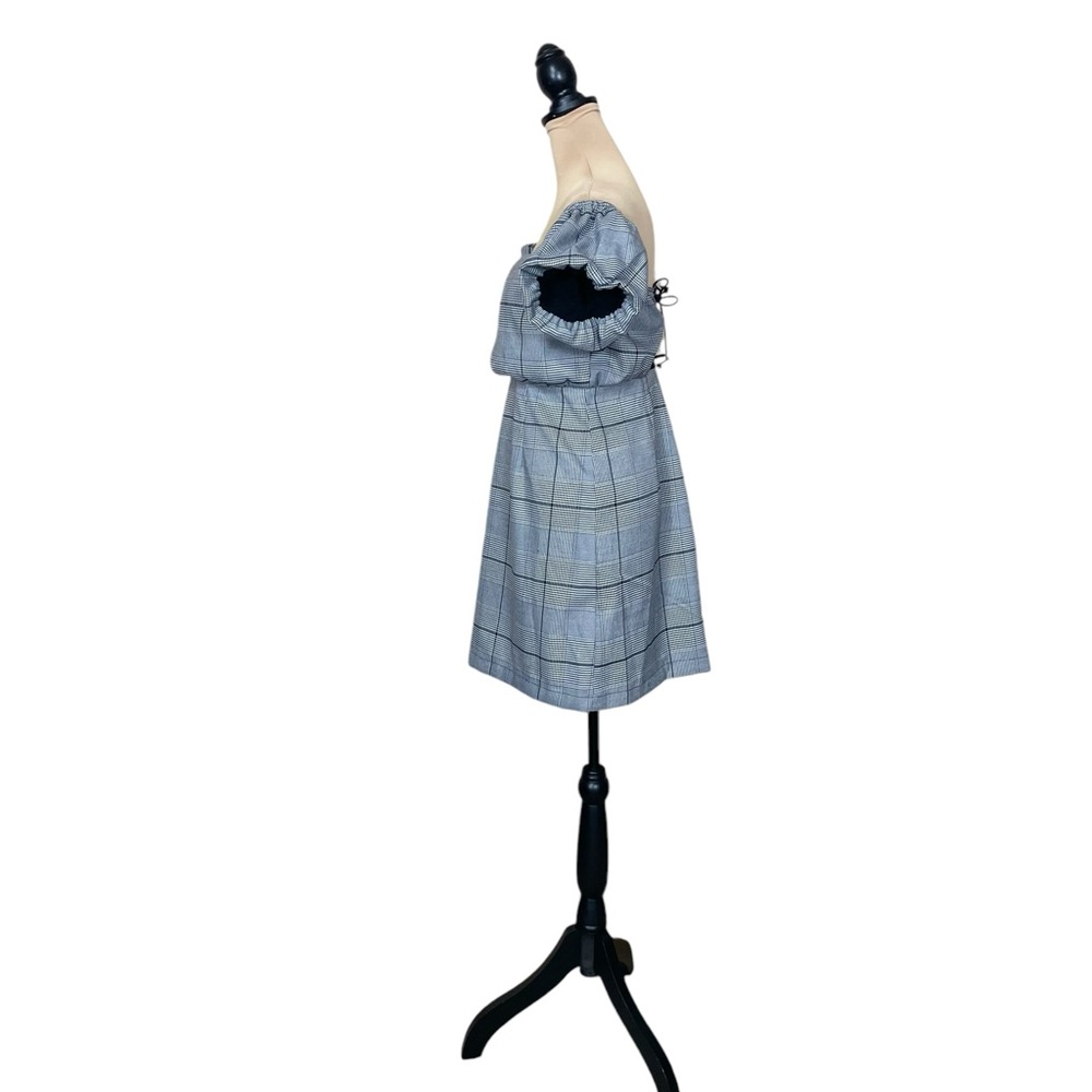 Honey Punch Off the Shoulders Houndstooth Mini Dress with Back Lace-Up NWT - Picture 3 of 11